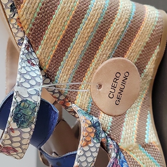 Belgrano Cueros Upper Leather Multicolored Buckle Platform Wedges size 7.5 NWOB - Picture 6 of 6